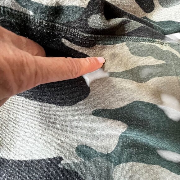 Hollister Mens Camo Hoodie XL Pullover Sweatshirt Fleece Lined Kangaroo Pocket - Picture 9 of 10